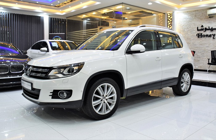 ORIGINAL PAINT ( صبغ وكاله ) Volkswagen Tiguan 2.0 TSi ( 2012 Model ) in White Color GCC Specs