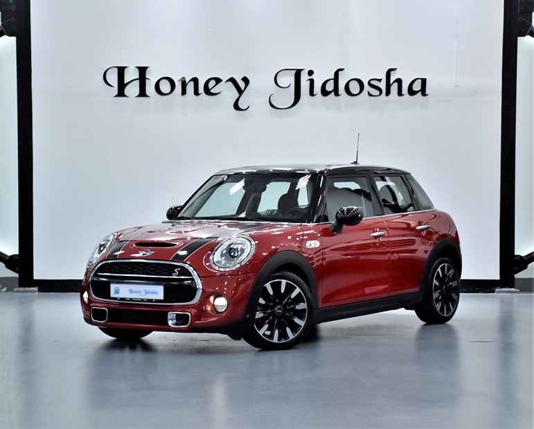 ORIGINAL PAINT ( صبغ وكاله ) Mini Cooper S ( 2018 Model ) in Red Color GCC Specs